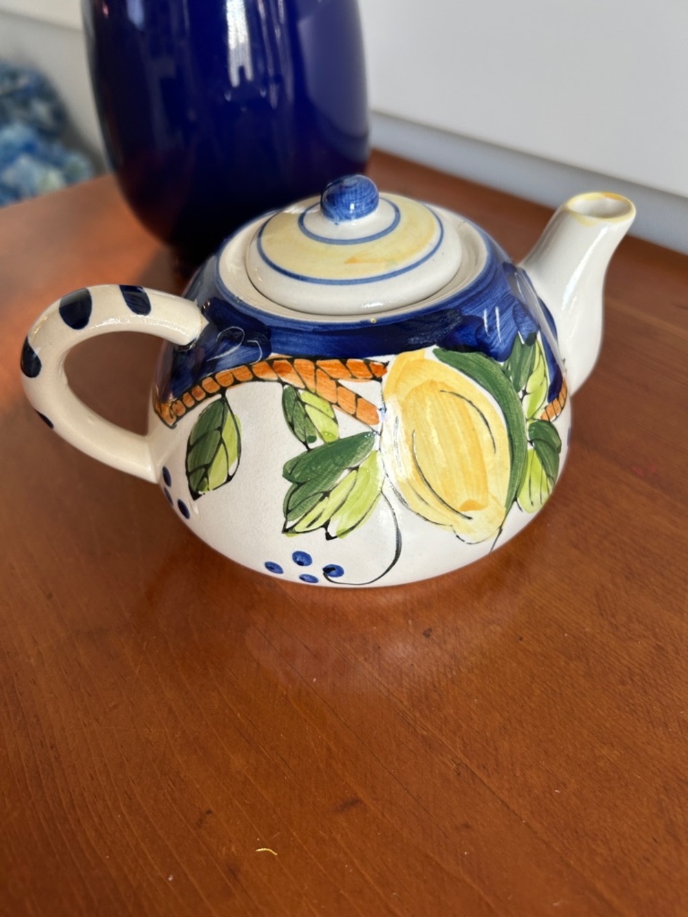 Ceramic Teapot and 4 cups Miniature Hand painted Lemon design Vintage tea set - Picture 5 of 9